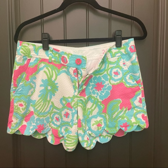 🎉HOST PICK🎉 Lilly Pulitzer scalloped buttercup shorts - Picture 2 of 14